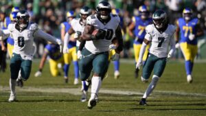 Saquon Barkley Jokes Jordan Davis ‘Might’ Have Future at RB After TD on Blocked FG