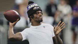 Ravens’ Lamar Jackson Suffers Hamstring Injury vs. Chiefs, Replaced by Cooper Rush