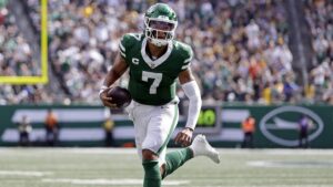 Justin Fields in Concussion Protocol After Bills Loss, Jets QB Uncertain for Week 3
