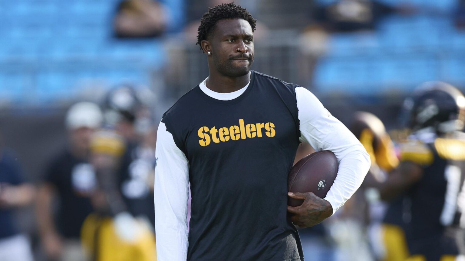 Steelers’ DK Metcalf Reportedly ‘Nixed’ Patriots Trade, Preferred Texans or Chargers