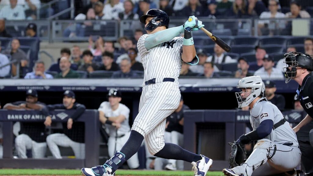 Aaron Judge passes Yogi Berra on Yankees' all-time home run list