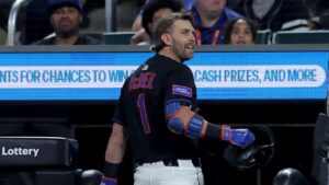Mets' Jeff McNeil ejected in fourth inning against Rangers