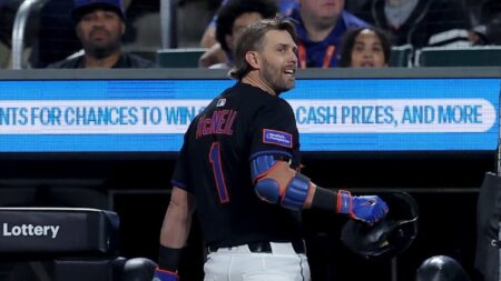 Mets' Jeff McNeil ejected in fourth inning against Rangers