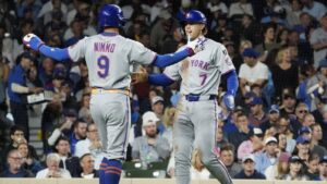 Mets' offense explodes, Nolan McLean strikes out 11 to hold on for 8-5 win over Cubs