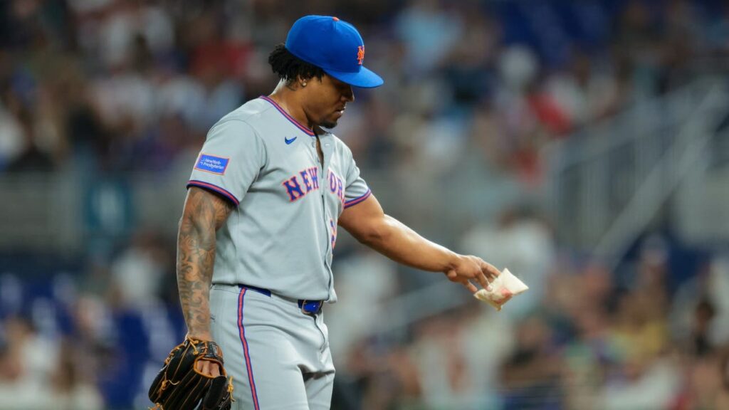 Mets' silent offense, fifth-inning implosion costly in 6-2 loss to Marlins