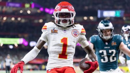 Chiefs WR Xavier Worthy out with shoulder injury vs. Giants on Sunday night
