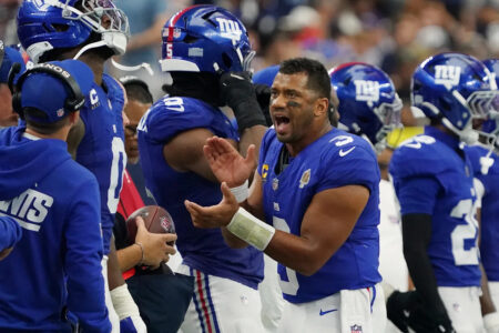 Russell Wilson ‘showed he’s resilient’ in 450-yard outing that should silence calls for his benching for at least one week
