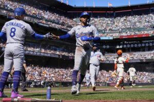 Another offensive outburst carries Dodgers to series win over Giants