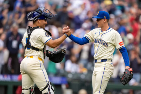 Mariners alone atop AL West with 11-2 win over Angels, Astros’ 8-2 loss to Braves