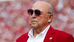 Barry Alvarez slams ‘spoiled rotten’ Wisconsin fans after ‘Fire Fickell’ chants: ‘That really upsets me’