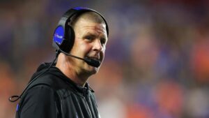College football winners, losers in Week 2: Florida’s Billy Napier under fire, Arch Manning finds favorite WR