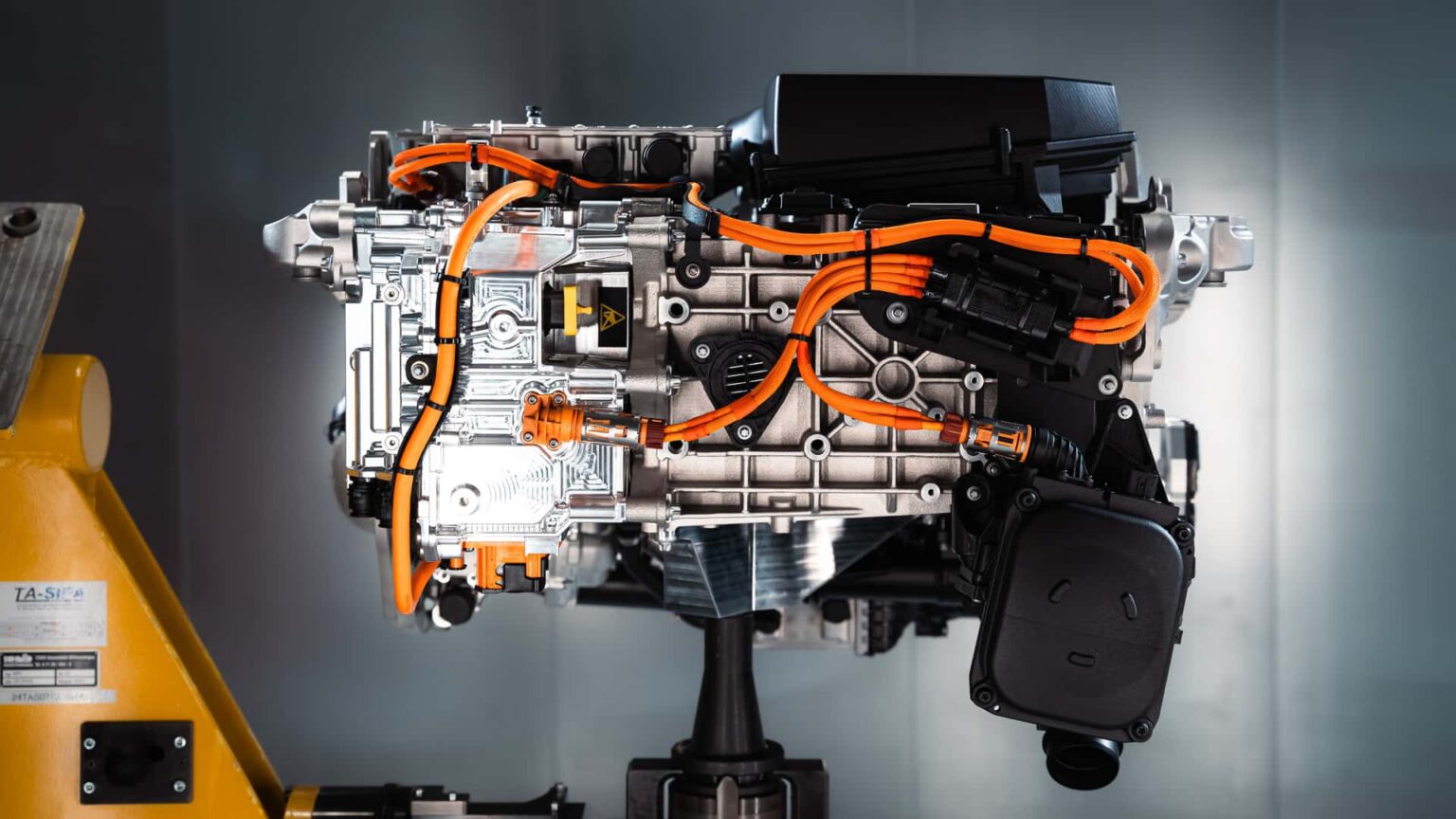 BMW Introduces Its Next-Generation Fuel-Cell System