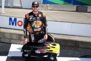 Chase Briscoe bests JGR teammate Hamlin for Kansas Cup pole