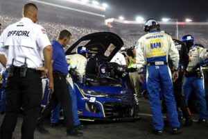 Chase Elliott advances into next playoff round despite rare DNF at Bristol