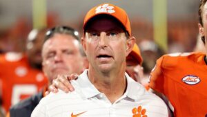 Dabo Swinney compares Clemson’s early faults to 2016 title team: ‘They just had the first ‘you suck’ poison’