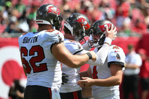 Bucs kicker Chase McLaughlin hits 65-yard field goal just before halftime, as Eagles’ defense dominates