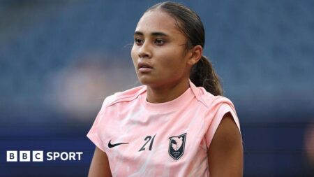 Alyssa Thompson: Chelsea agree club record deal for USA forward