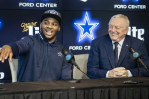Micah Parsons encourages ‘Thank you, Jerry!’ chant as Packers fans mock the Cowboys owner