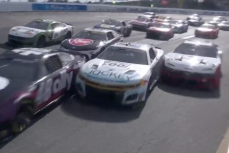 Brad Keselowski attempts five-wide pass on SVG, triggering pileup crash
