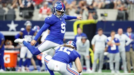 Graham Gano returns late from groin injury, makes field goal in Giants-Chiefs game