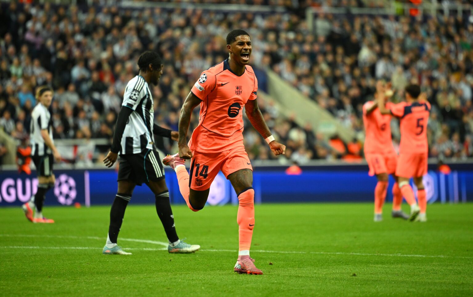 Barcelona’s Deco refutes Marcus Rashford penalty fee claim