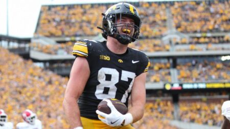 Addison Ostrenga injury: Iowa TE’s season-ending setback intensifies Hawkeyes’ offensive strain
