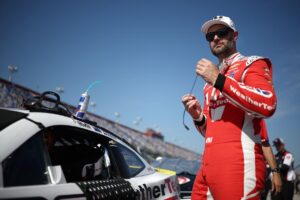 Shane van Gisbergen felt “helpless” in difficult playoff opener