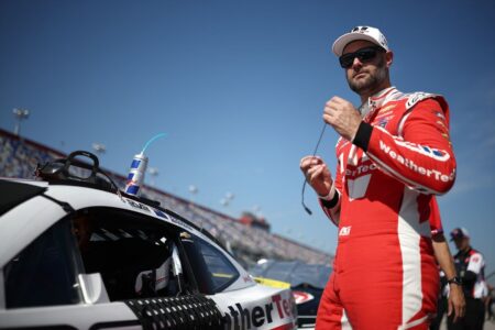 Shane van Gisbergen felt “helpless” in difficult playoff opener