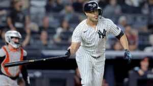 Giancarlo Stanton smacks two homers in Yankees' 8-4 win over Orioles