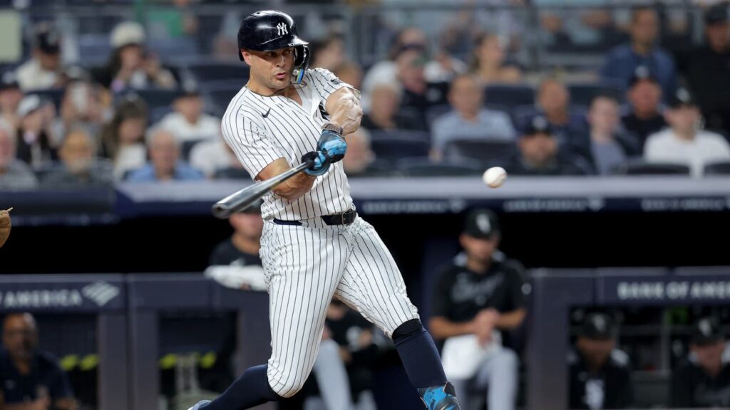 Giancarlo Stanton's three-run double lifts Yankees to 5-3 win over White Sox