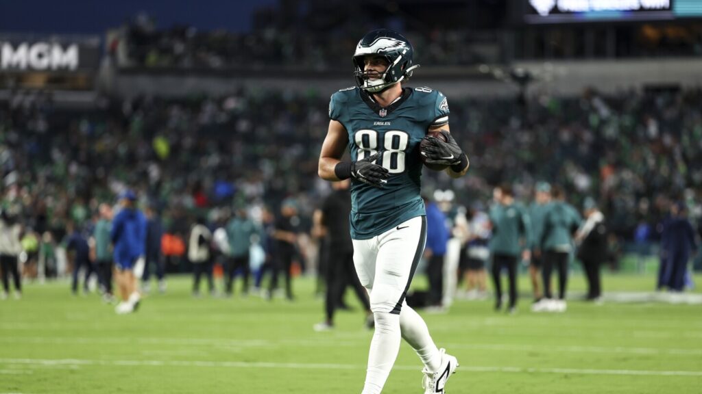 Dallas Goedert returns to Eagles practice on Wednesday