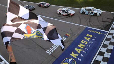 Winners, losers from Kansas Cup playoff race won by Chase Elliott