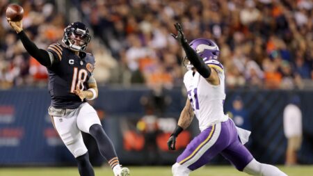 Monday Night Football: Bears lead Vikings 10-6 at halftime