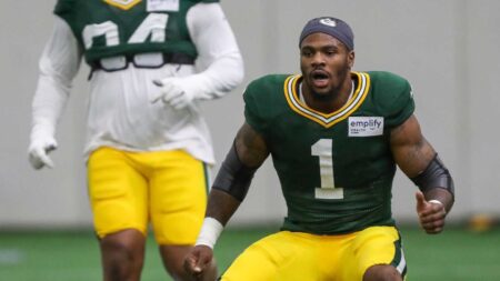 Micah Parsons limited in practice, Packers “certainly hopeful” for Sunday