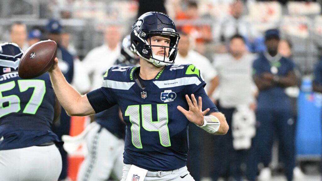 Thursday Night Football: Seahawks lead Cardinals 14-3 at halftime