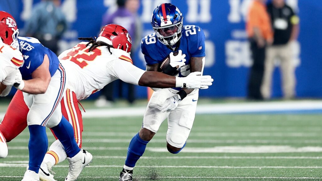Giants RB Tyrone Tracy out 2-4 weeks with dislocated shoulder