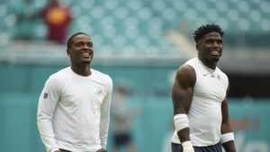 Tyreek Hill, De’Von Achane remain limited in practice