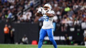 Khalil Mack questionable to return with elbow injury