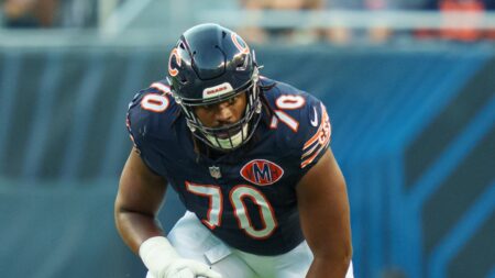 Braxton Jones to start at left tackle for Bears