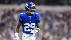 Tyrone Tracy questionable to return with shoulder injury