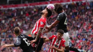 Sunderland 1-1 Aston Villa: 10-man Black Cats pile pain on Villa