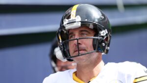 Aaron Rodgers can tie a very specific all-time record on Sunday