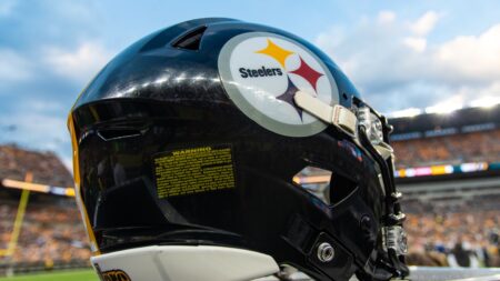 Steelers place Isaiahh Loudermilk on IR, sign DeMarvin Leal to 53-man roster