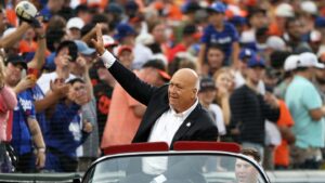 Cal Ripken’s streak remains a marvel, three decades after he broke Lou Gehrig’s record