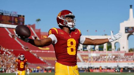 B1G Time: Welcome back Oregon! USC feasting on inferior foes while Iowa’s passing game has found a new bottom