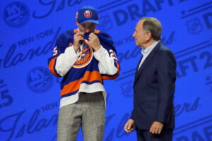 Islanders No. 1 Pick Matthew Schaefer Excited, Focused Ahead Of NHL Debut Against Pittsburgh