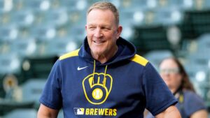Brewers Manager Pat Murphy Gets Bob Uecker ‘Patch’ Tattoo in Photo Before NLDS