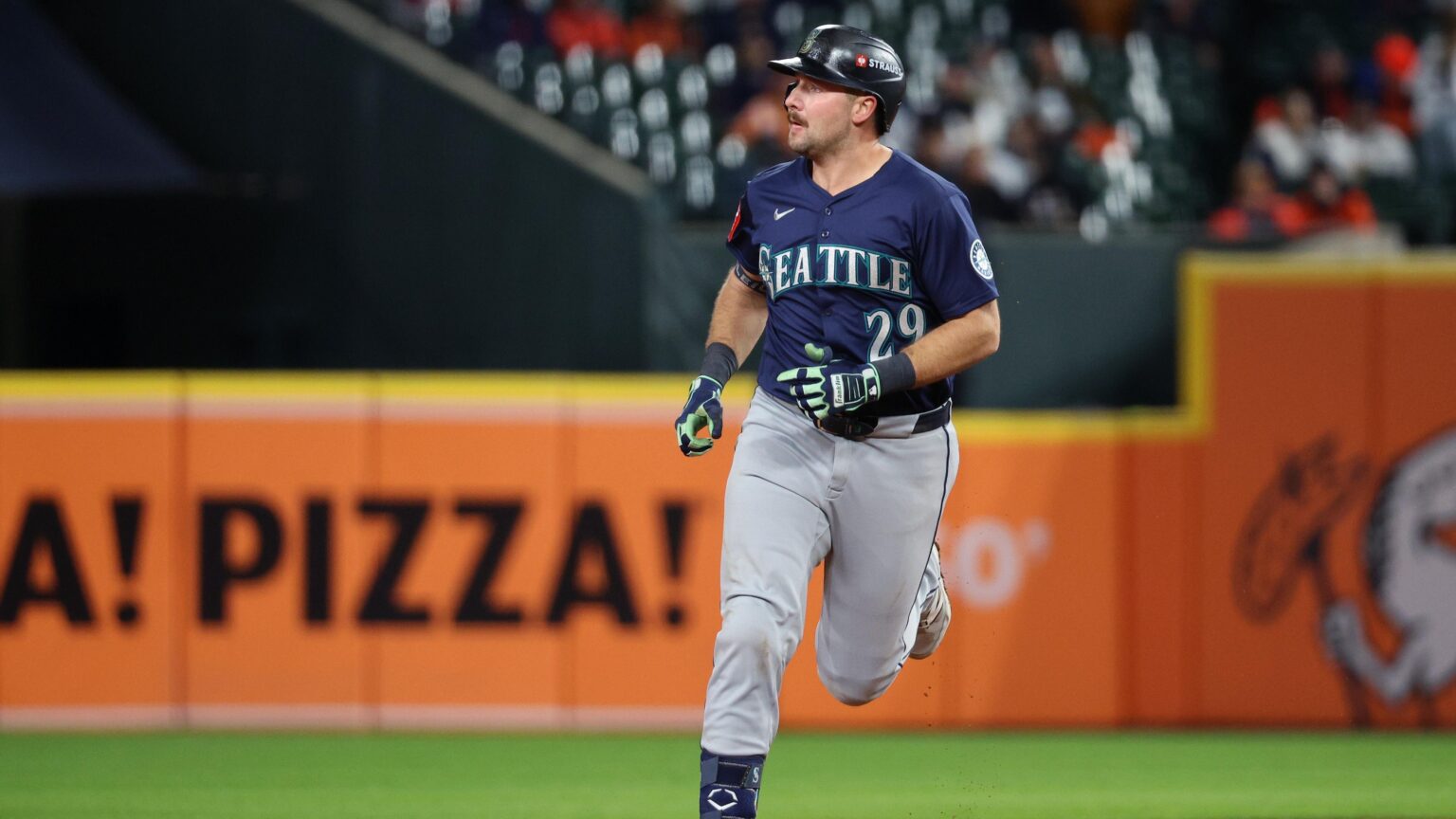 Cal Raleigh Meets Mariners Fan Who Caught HR with Viral ‘Dump 61 Here’ Shirt in Photo