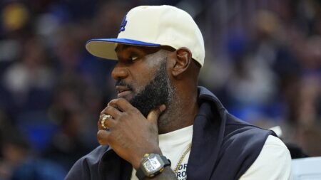 LeBron James Gets Offer from WWE Hall of Famer DDP to Help Return Sooner from Injury