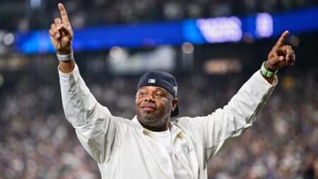 Ken Griffey Jr. Makes Iconic Entrance to Mariners vs. Tigers ALDS Game 5 on Video